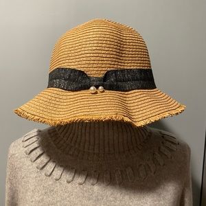 Bucket Hat with Pearl accent